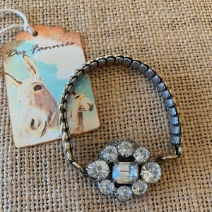 Dos Fannies made from vintage bracelet